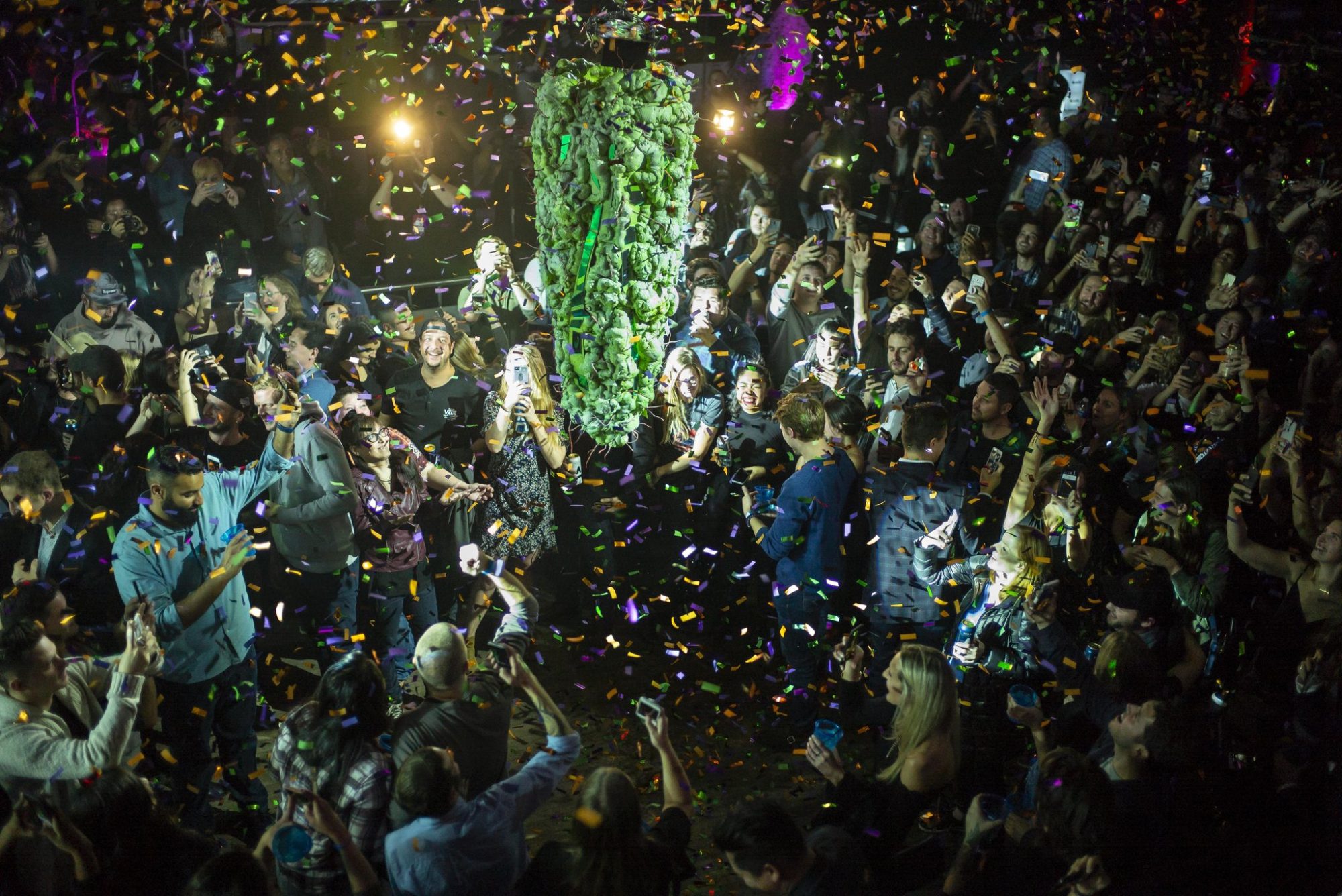 merlin_145415586_946bd6b8-f6bc-439a-939a-d30234d426c8-superJumbo